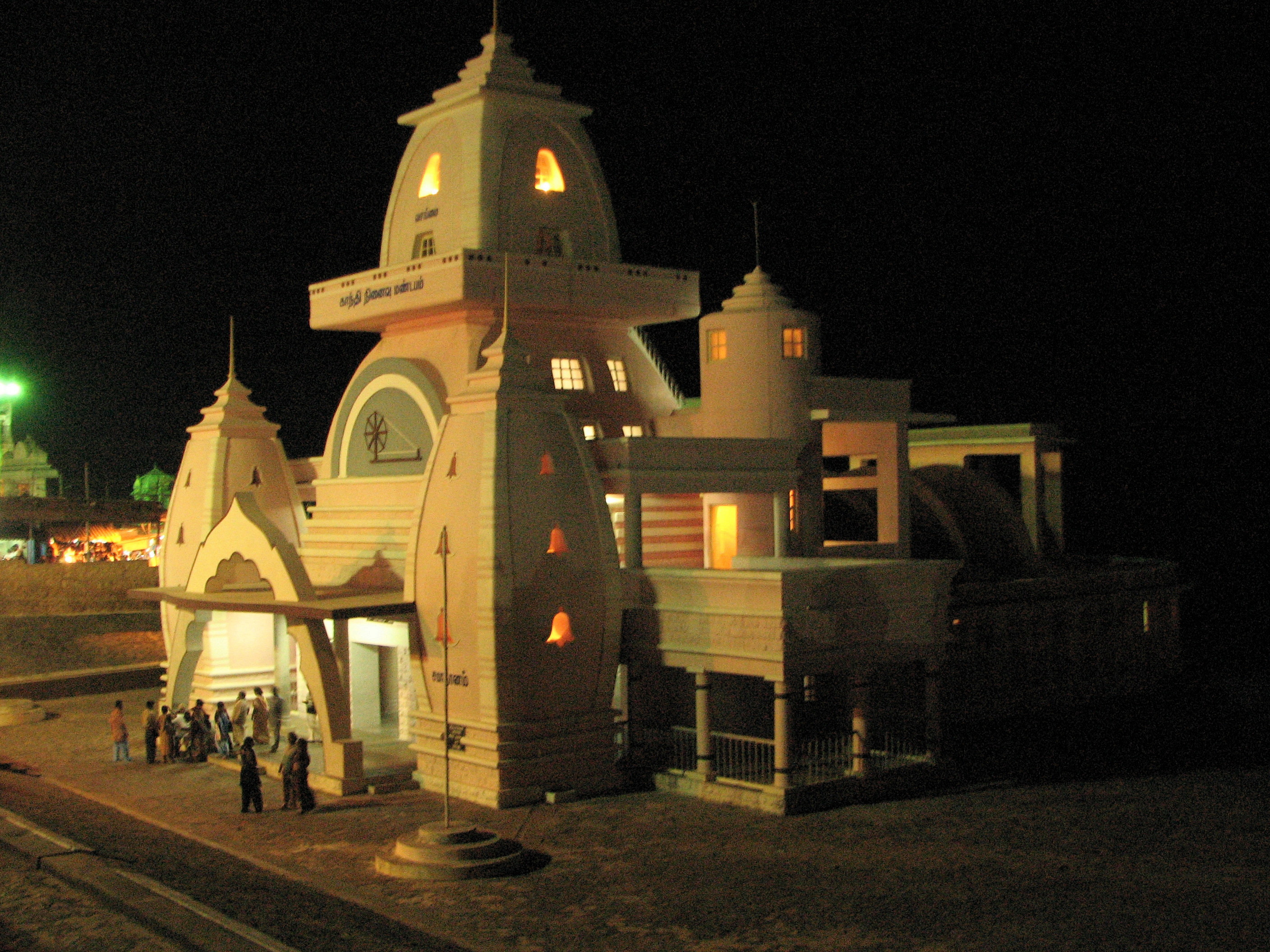 https://d3r8gwkgo0io6y.cloudfront.net/upload/Gandhi Mandapam01.jpg